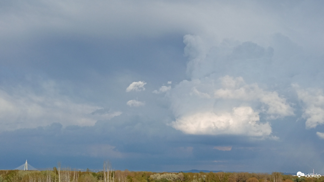 "Elvonult a vihar, kisütött a Nap"...