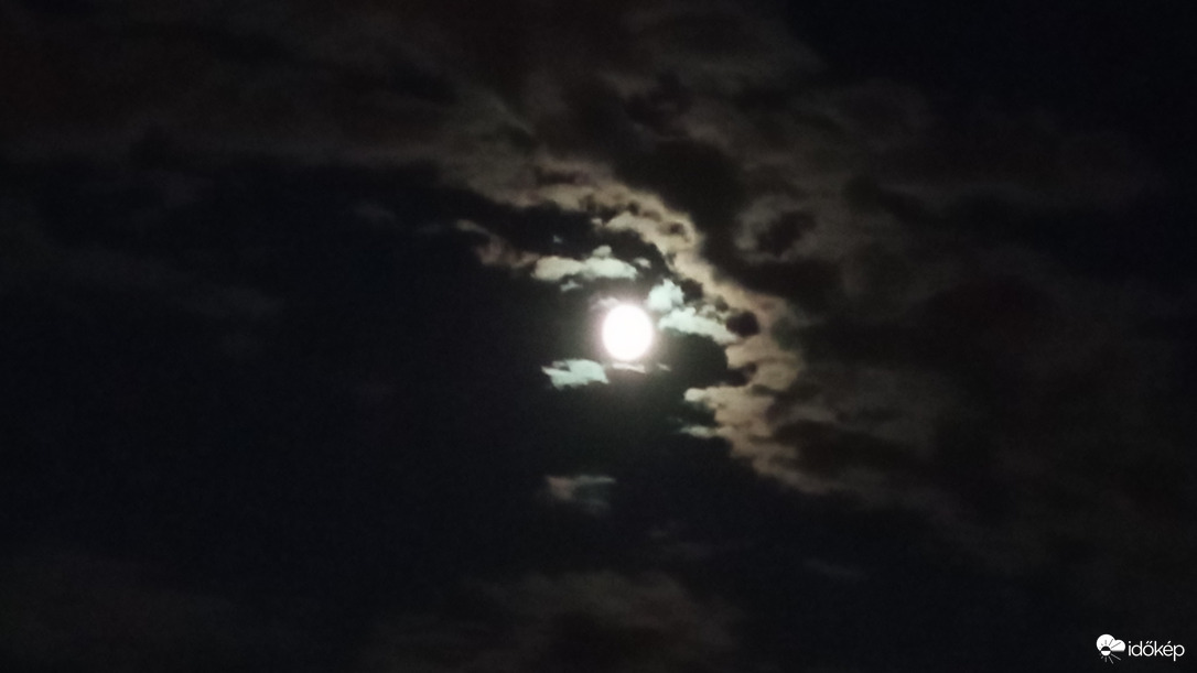 A Hold Budapest felett ;) 