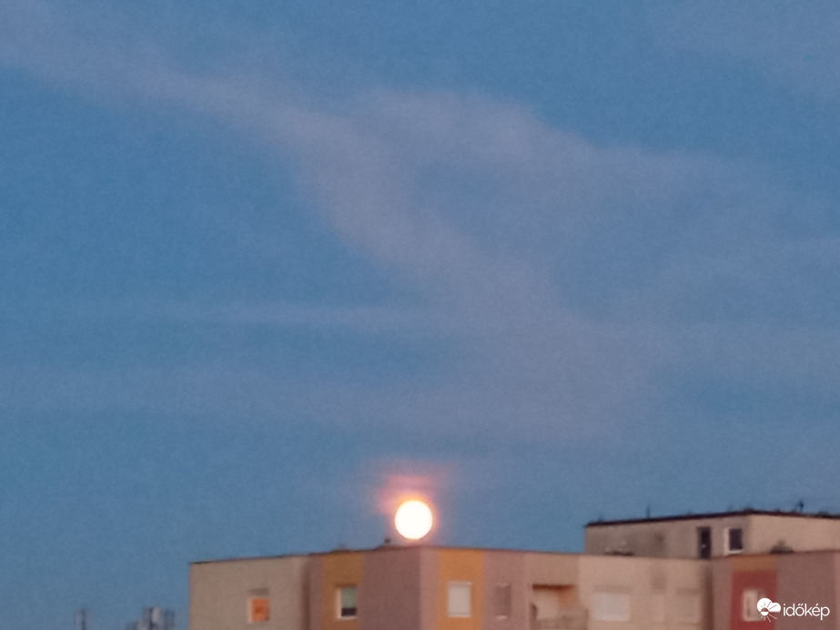 Sajt a háztetőn ;)