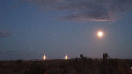 Ez már a Jupiter balra a teliholdtól?