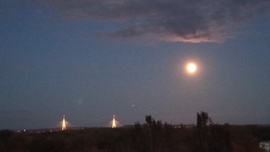 Ez már a Jupiter balra a teliholdtól?