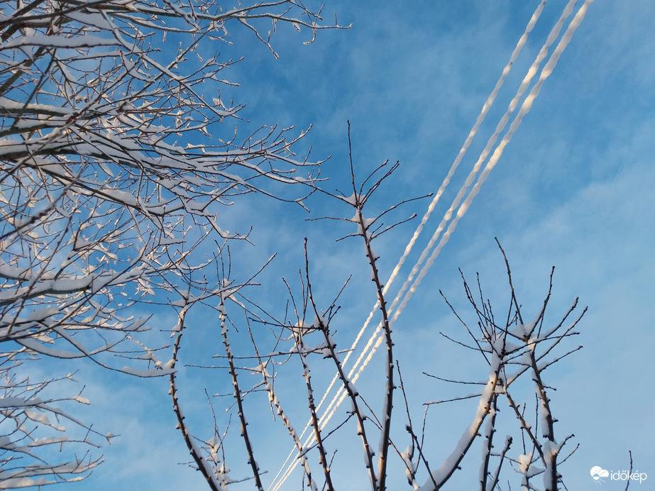 Vonalak az légkörben?