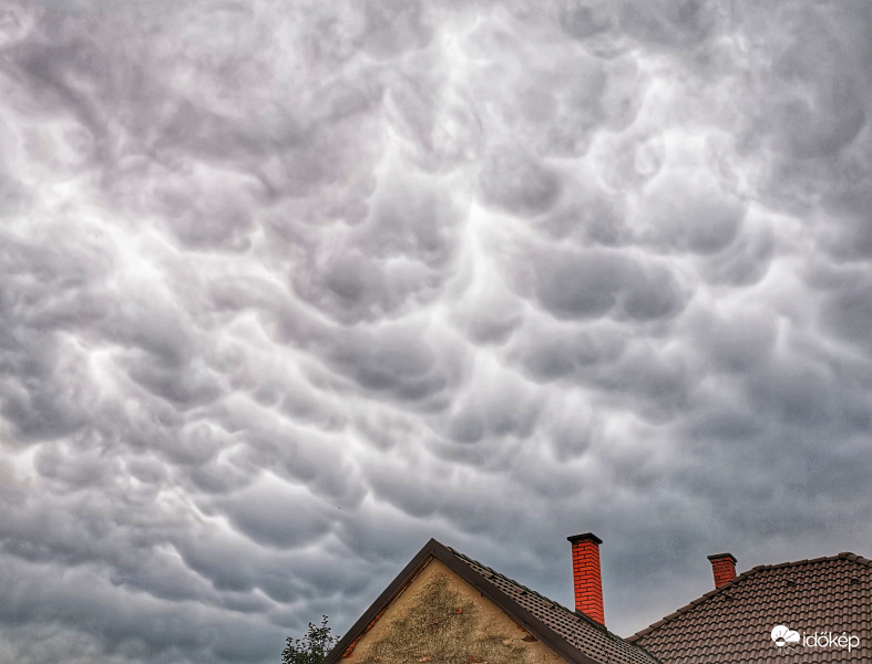 Ma délután Káld felett - Mammatus