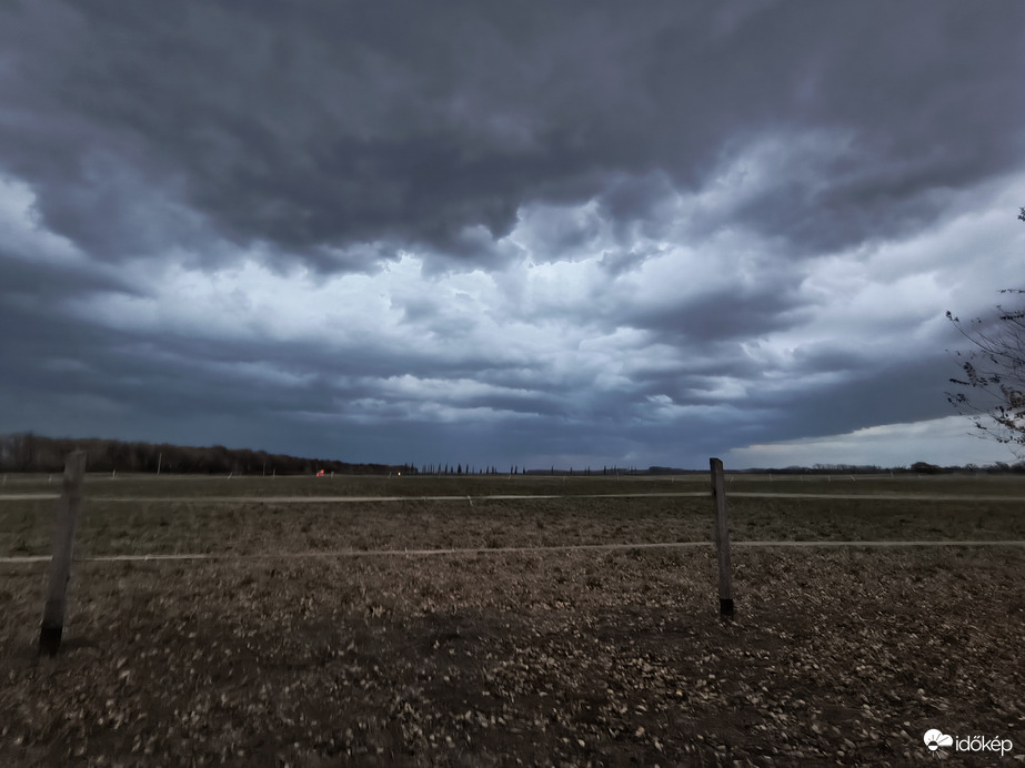 Két vihar között 4