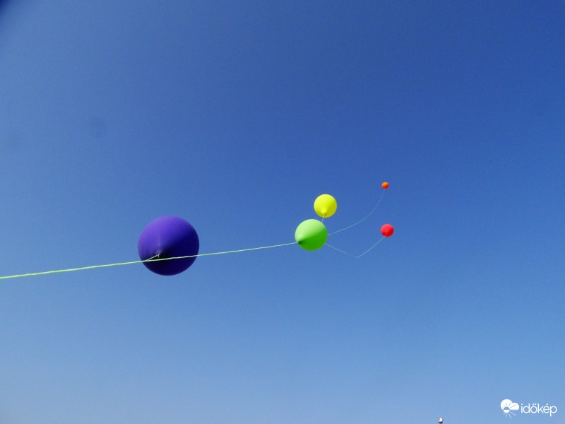 Színes lufik - szélmérés - 2065