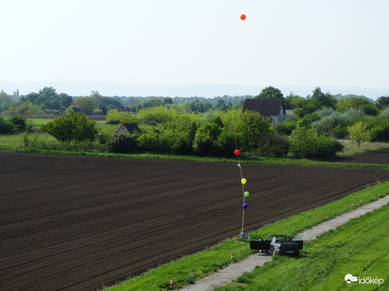 Színes lufik - szélmérés - 2133