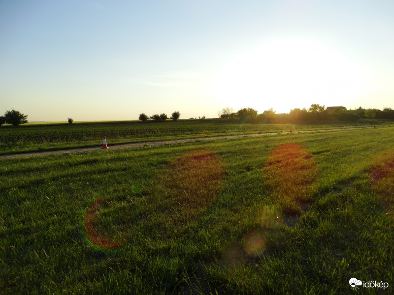 Napkelte-Napnyugta máj.17-18-2378
