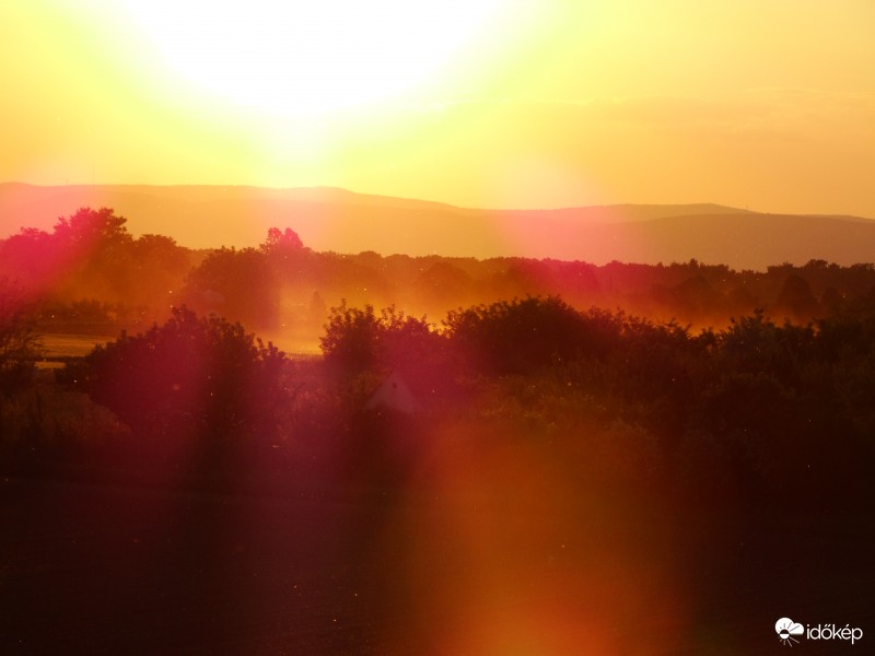 Napkelte-Napnyugta máj.17-18-2404