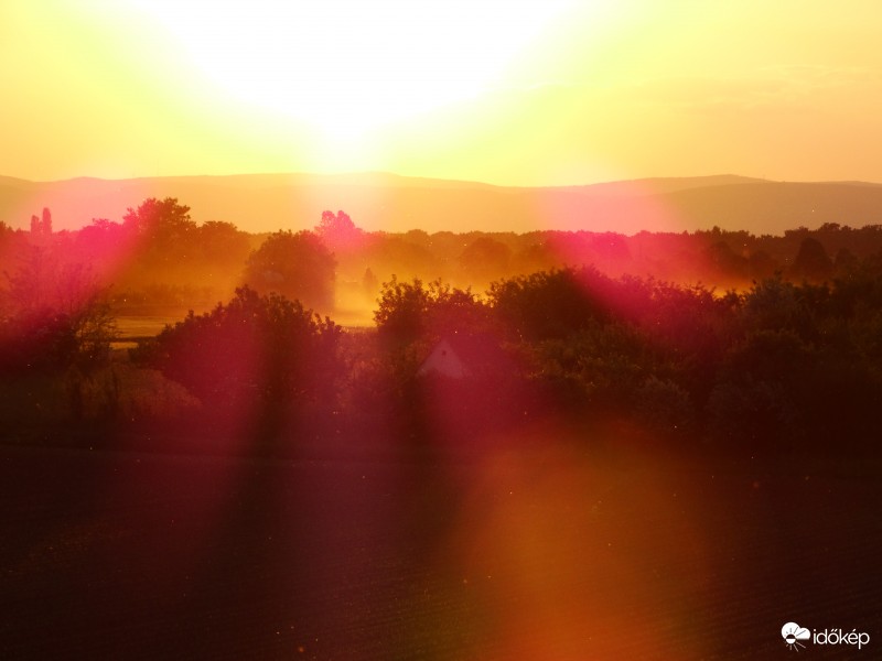 Napkelte-Napnyugta máj.17-18-2407
