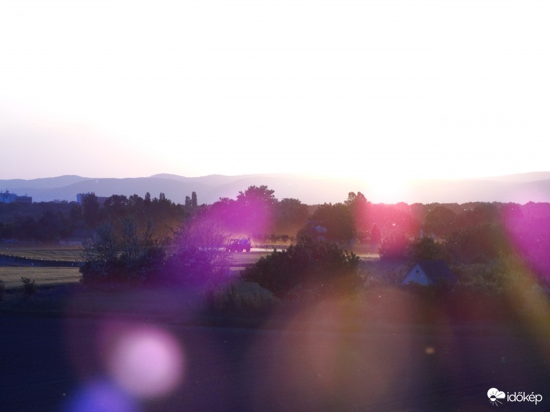 Napkelte-Napnyugta máj.17-18-2408