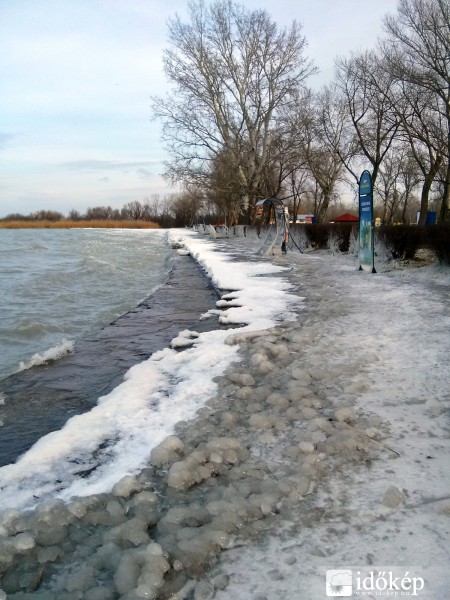 Jégcsapok-Balaton-141229-2