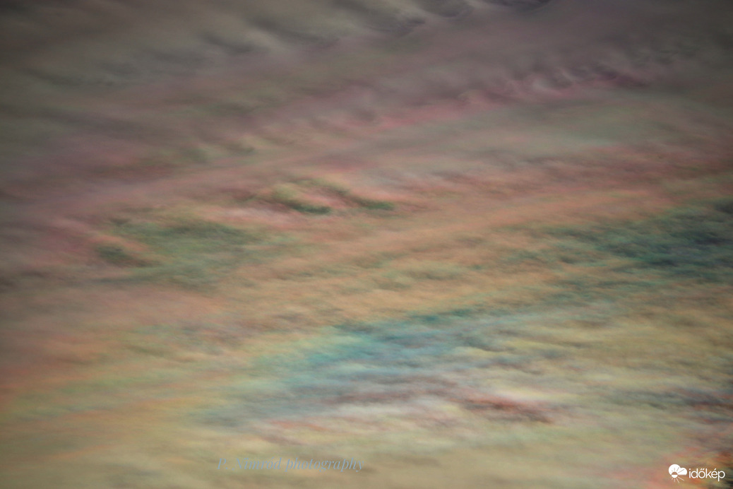 Irizáló felhők ☺️ 