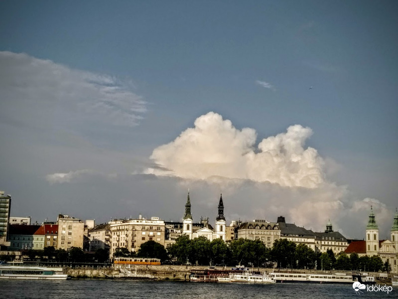 Már tornyosulnak a felhők