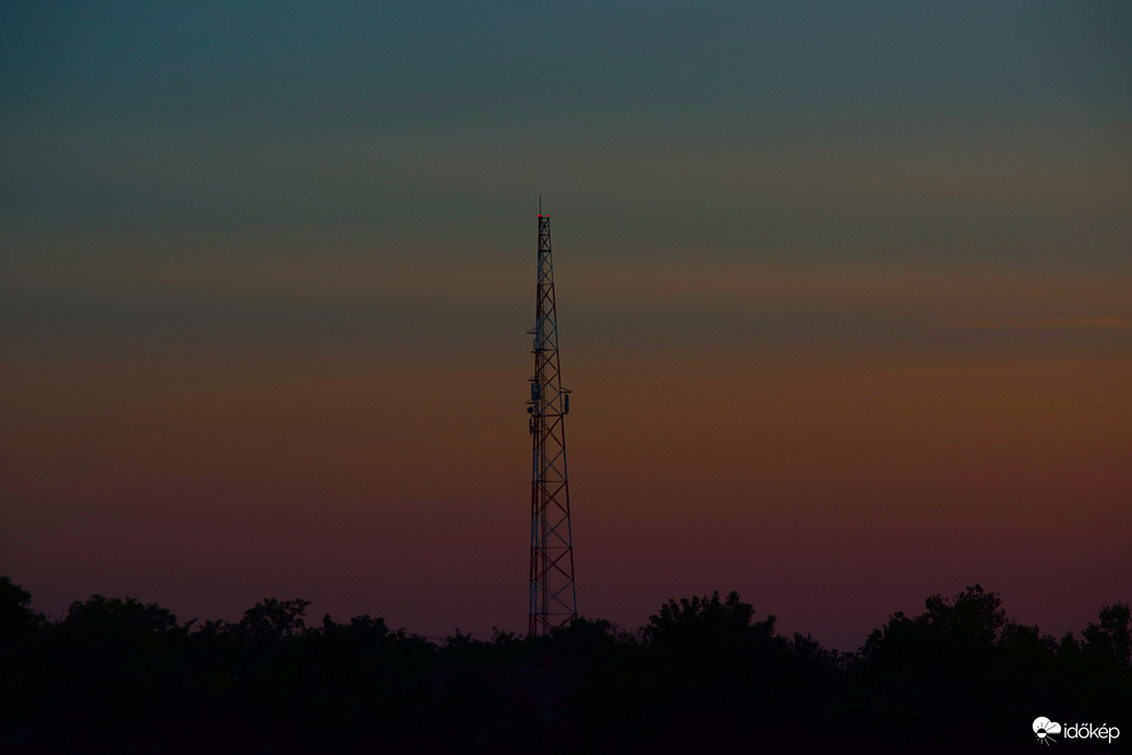 Ma esti színkavalkád Dévaványán :-)
