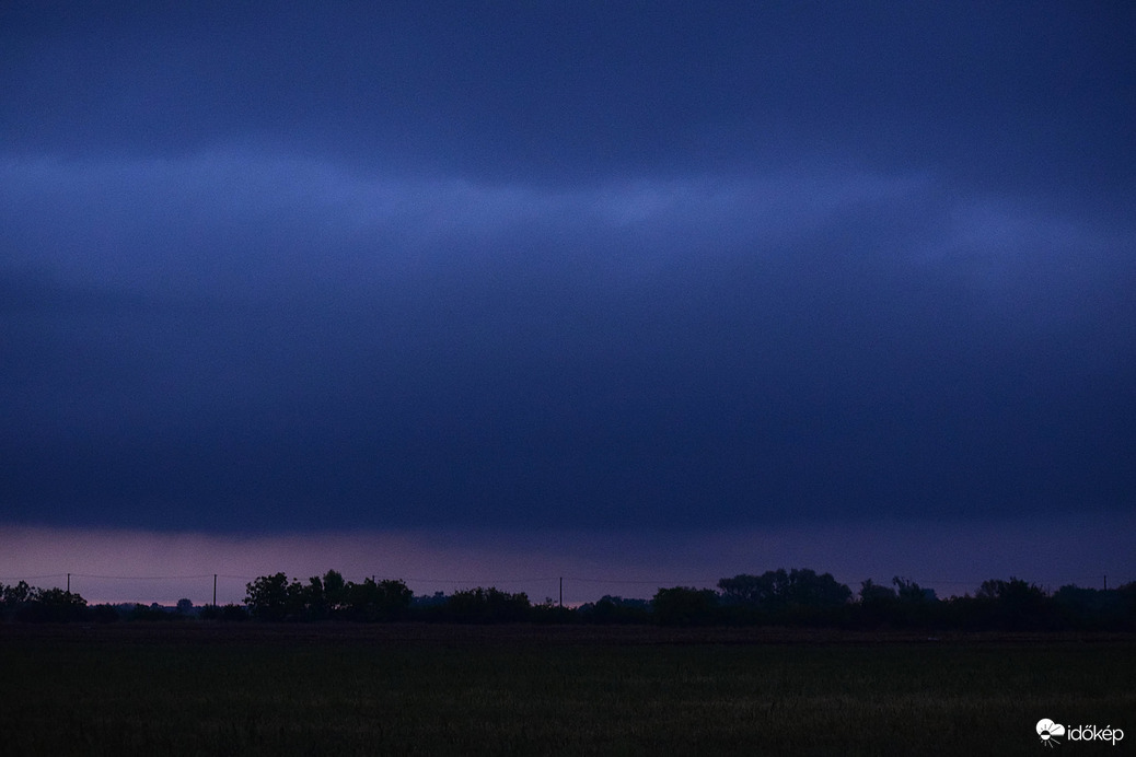 Mai naplemente színei