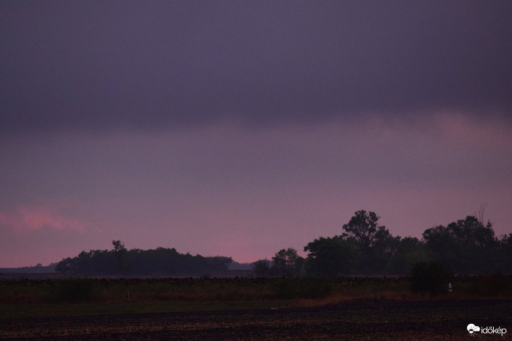 Mai naplemente színei 