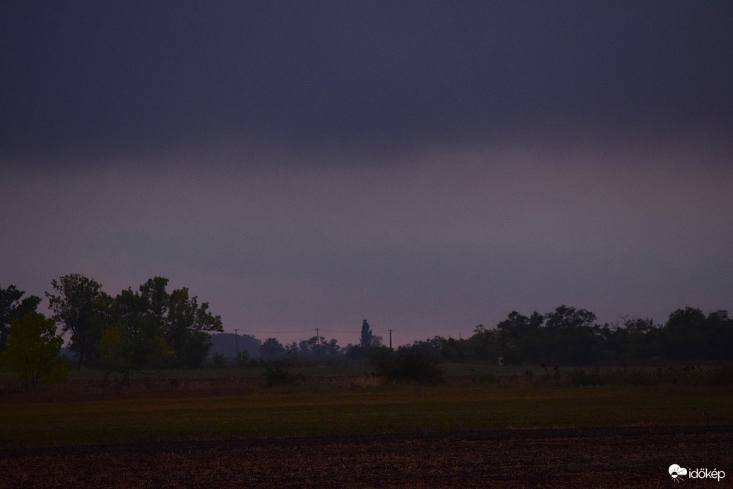 Naplemente előtti színek