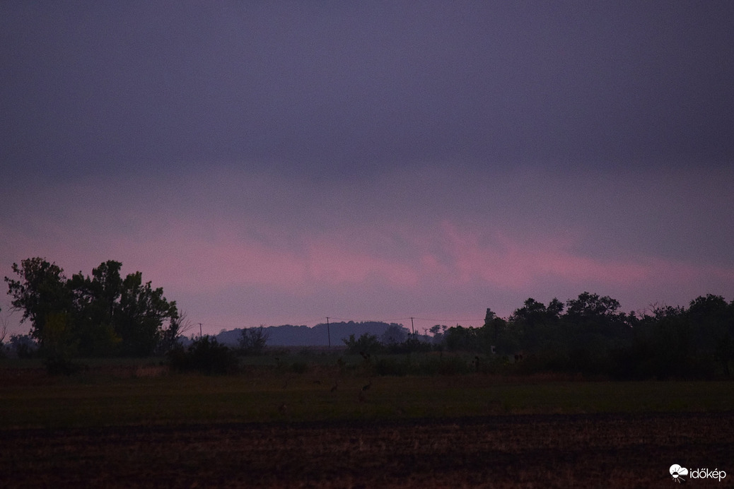 Mai naplemente színei 
