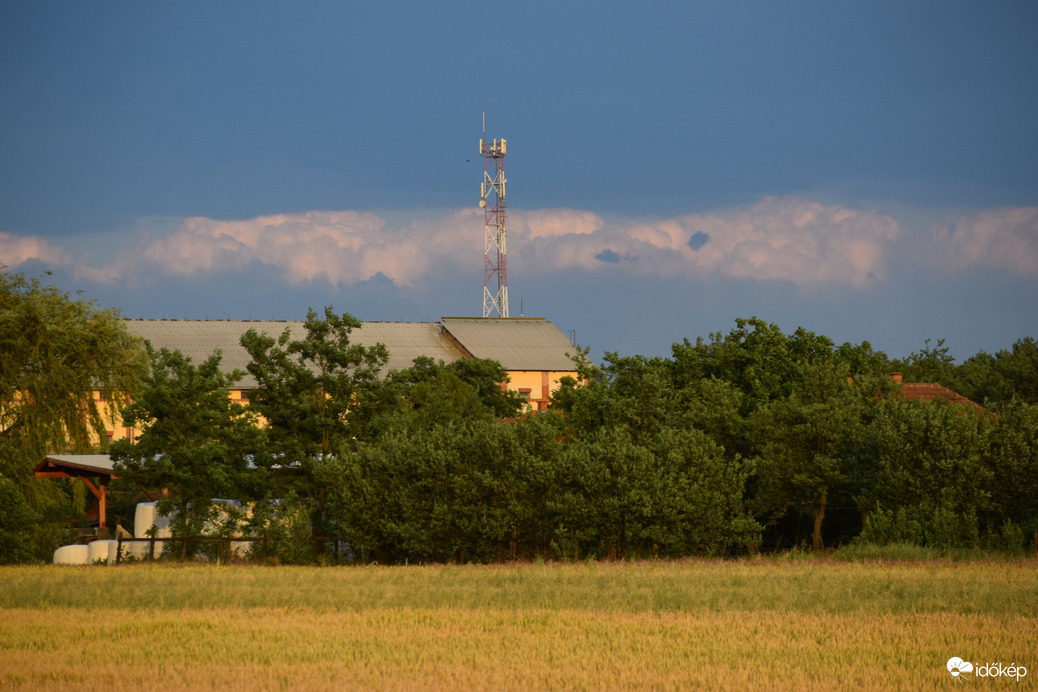 Eső utáni, mesébe illő tájkép Dévaványán 