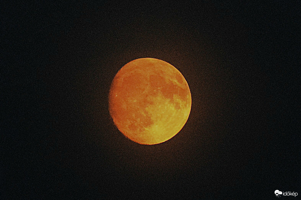 Mai holdkelte Dévaványán 