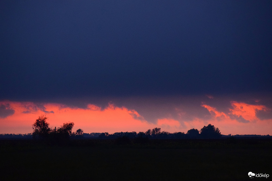 Mai naplemente színei