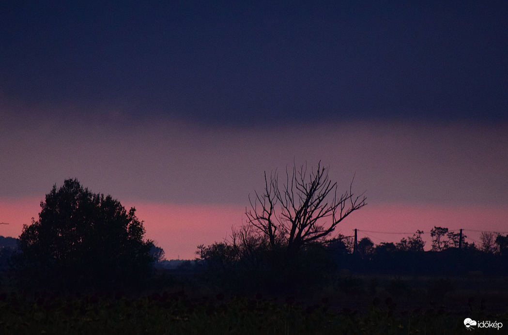 Mai naplemente színei