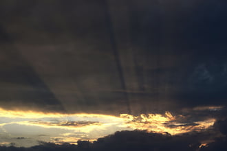 Ma esti fényjáték