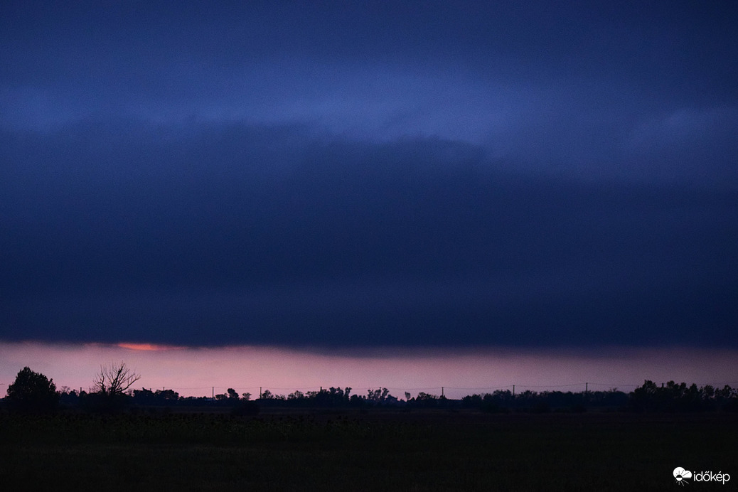 Mai naplemente színei