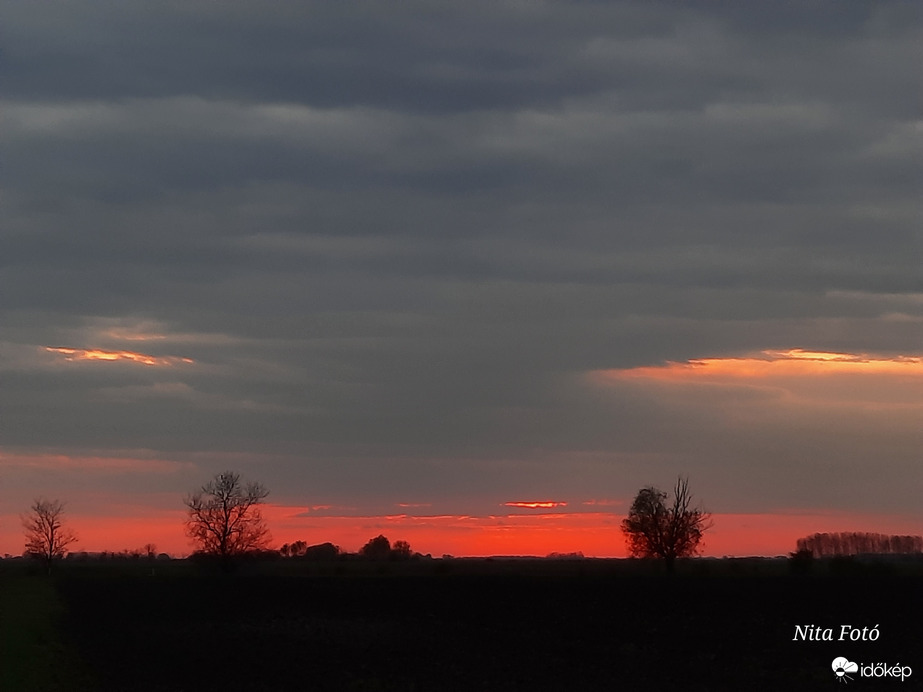 Mielőtt a nap előbújt a felhők közül...