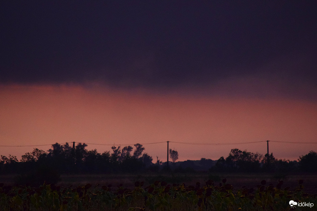 Mai naplemente színei 