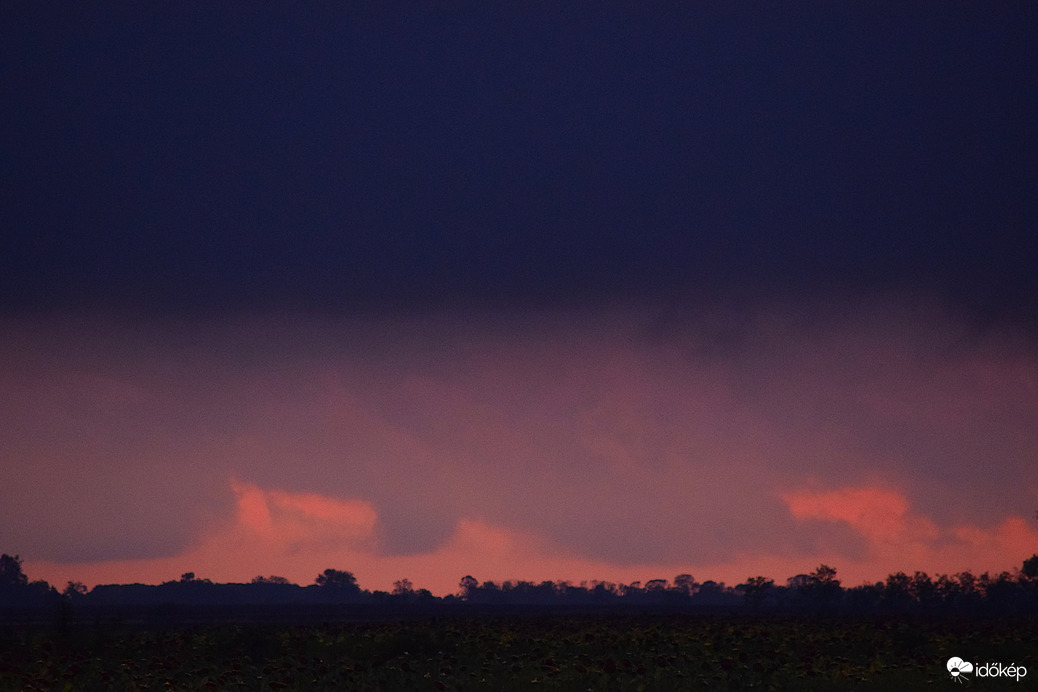 Mai naplemente színei 