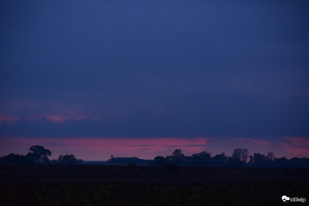 Mai naplemente színei