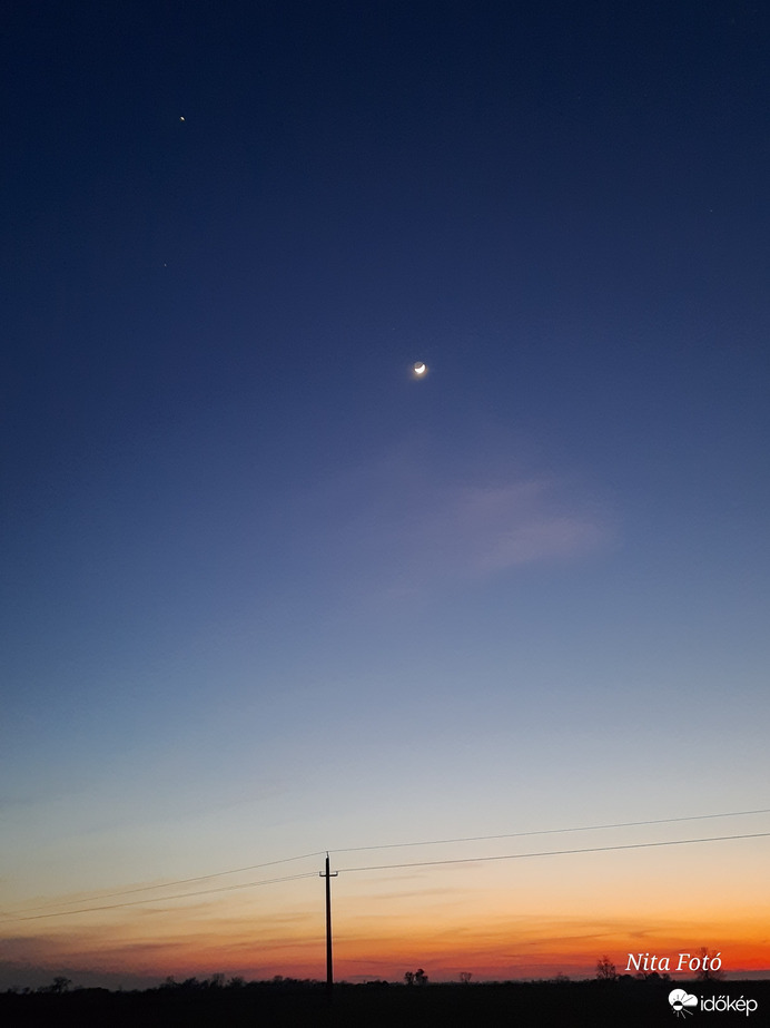 Alkonyat, Hold & Fiastyúk!  :)