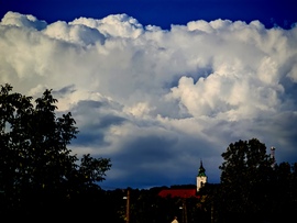 Habos felhő