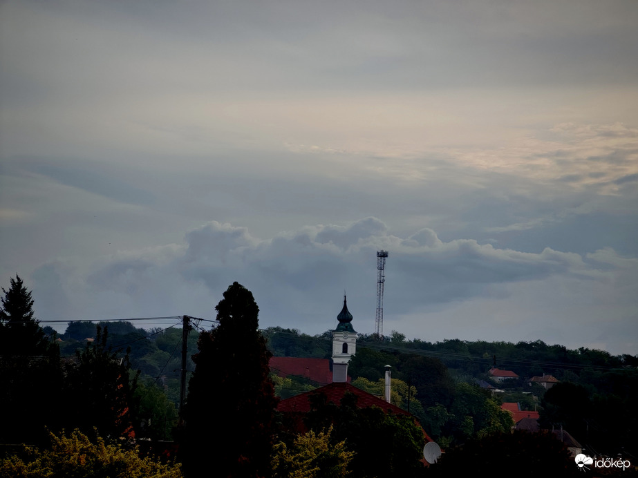 Felhőben. 
