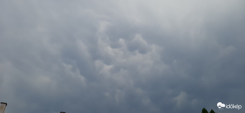 Mammatus felhők Kozármislenyben 17 órakor