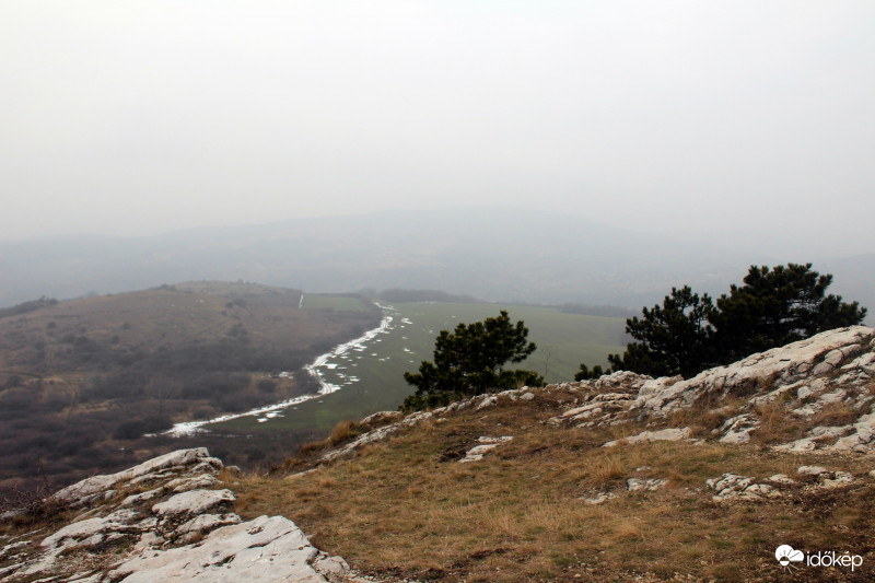 Hegyes-kő