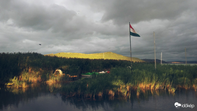 vihar előtti kontraszt