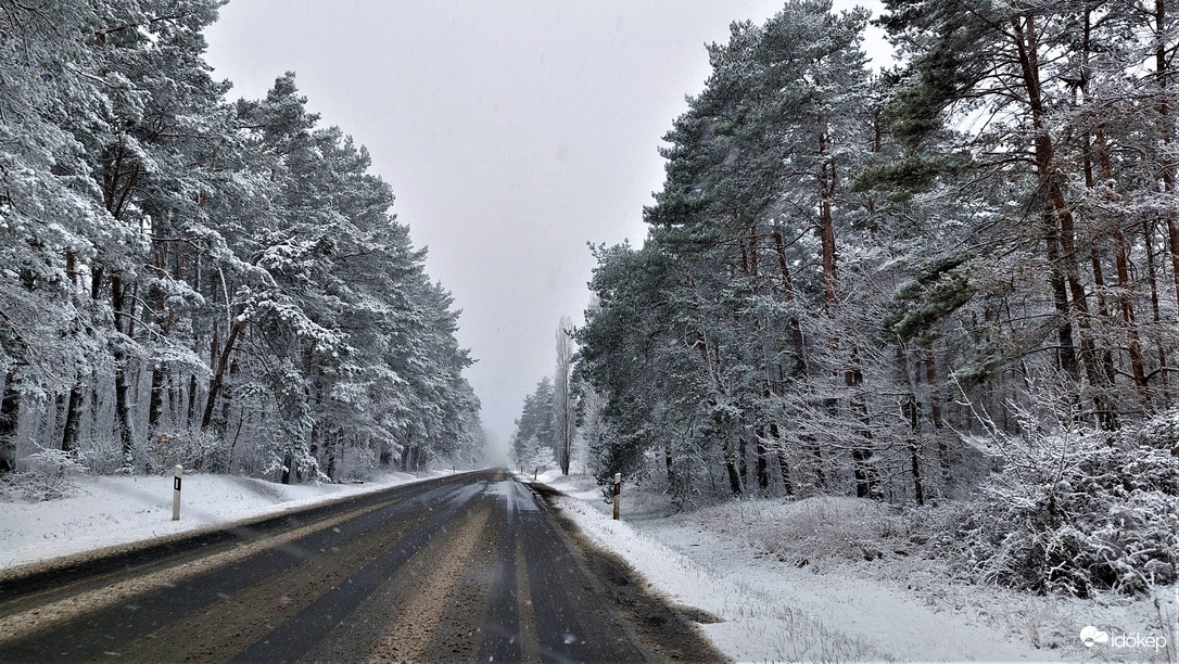 Búcsúzik a február