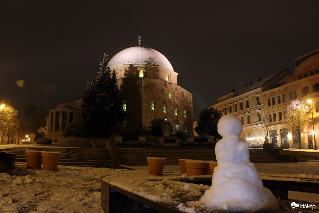 Hóemberek lepték el Pécs belvárosát 3