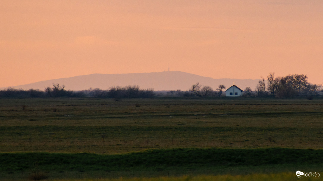 A Mátra 96 Km távolságból 