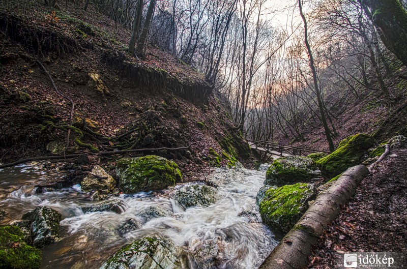 Dera szurdok