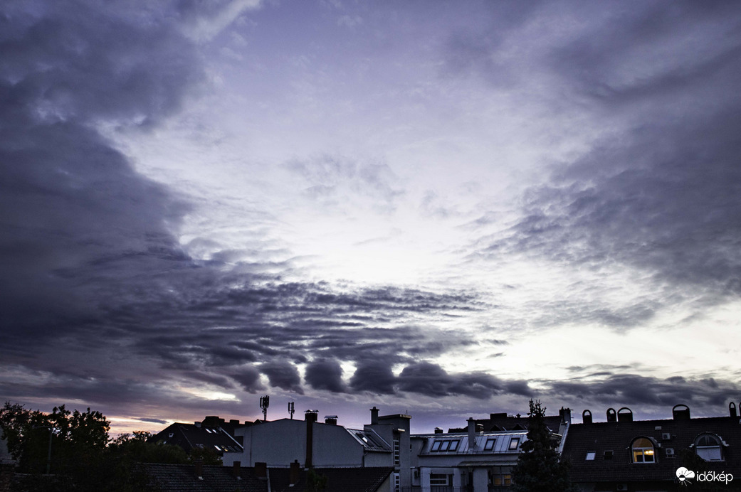 Kelvin–Helmholtz felhők lennének? 