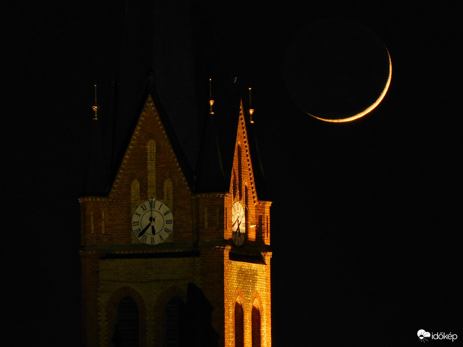 A Ráckevei Református templom és a holdsarló