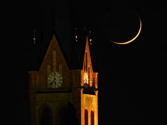 A Ráckevei Református templom és a holdsarló