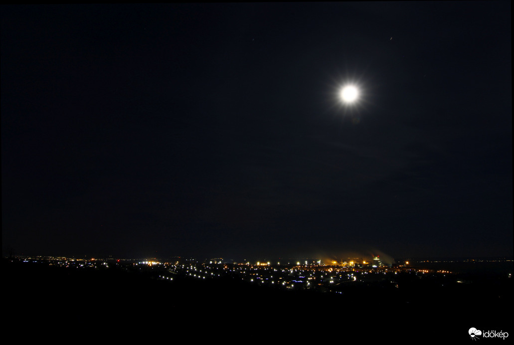 Pétfürdő moonlight