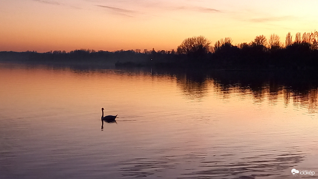 Keszthelyen a parton