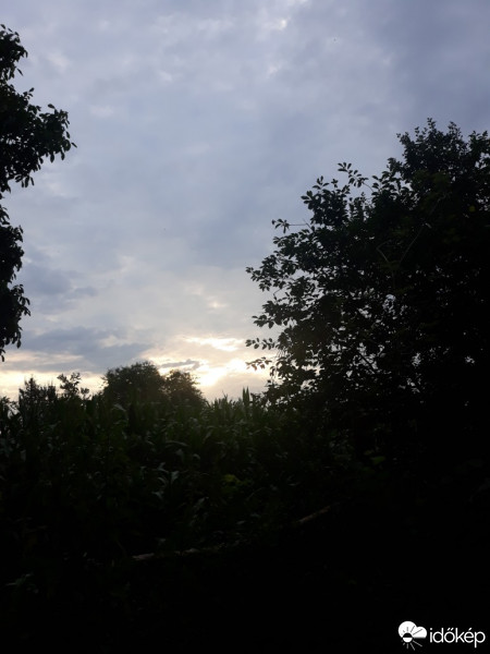 Sárközújlak