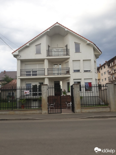 Sárközújlak