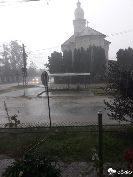 Sárközújlak
